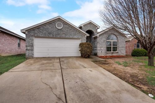 6408 Waterhill Ln, Fort Worth TX  76179-4193 exterior