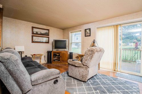16 Modena Dr, Concord, NH 03303-1548