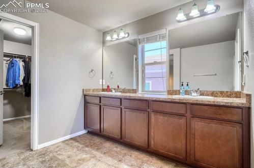 26840 Roxbury Pl, Denver CO  80016-7527 exterior