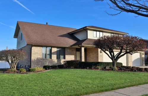 18921 Meadow Creek Dr, Mokena, IL 60448-9110