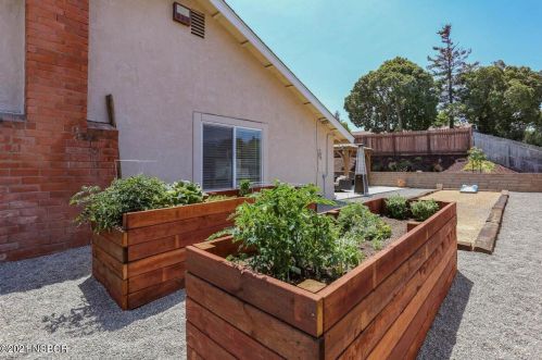 1368 Revere St, Santa Maria CA  93455-4467 exterior