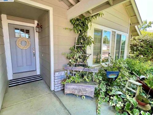 1658 Dawn St, Livermore, CA 94550-7301