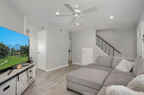 19745 Keswick Ln, Huntington Beach CA  92646-4246 exterior