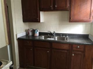 1939 Glenridge Dr, Indianapolis IN  46218-4561 exterior