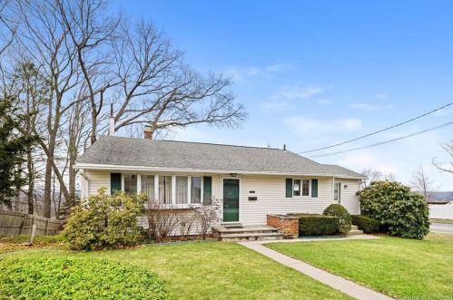 161 Purdy Rd, Waterbury, CT 06706-2321