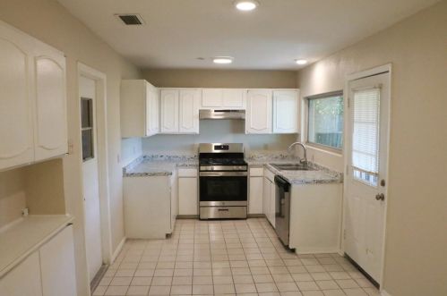 3325 Lariat Ln, Garland TX  75042-5415 exterior