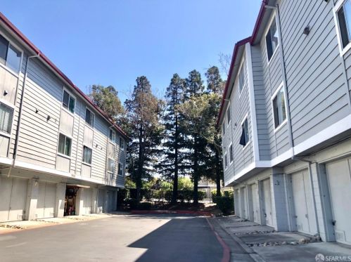 29621 Red Oak Ct, Hayward, CA 94544-6738