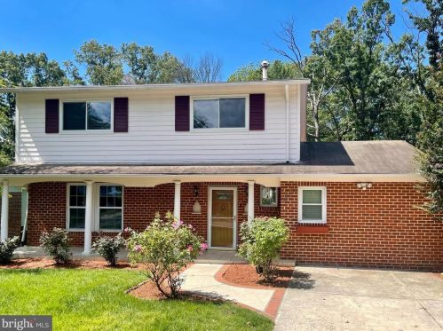 6910 Rolling Rd, Springfield VA  22152-3305 exterior