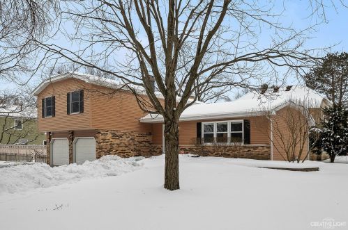 80 Redstart Rd, Naperville, IL 60565-2336