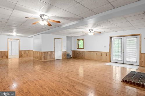 53 Bob White Dr, Harpers Ferry WV  25425-5810 exterior