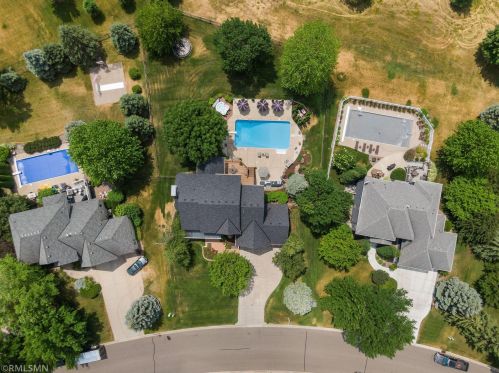 3528 Crestmoor Dr, Saint Paul MN  55125-5028 exterior