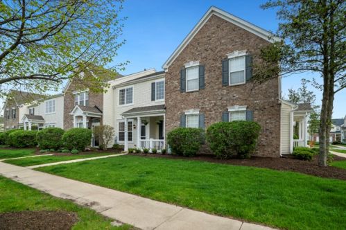 2049 Woodside Dr, Bull Valley, IL 60098-2294