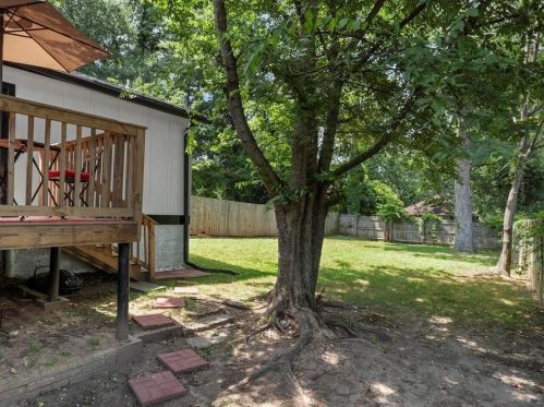 993 Burns Dr, Atlanta GA  30310-4631 exterior