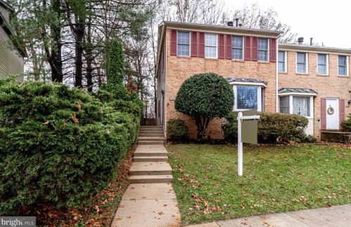 10617 Lakeside Oak Ct, Springfield, VA 22015-2221