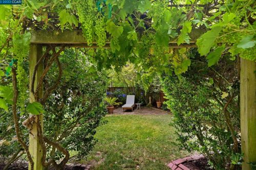 15 Leigh Ct, San Ramon, CA 94582-2330
