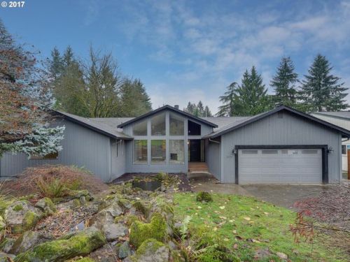 2401 Parkview Dr, Vancouver, WA 98686-4119