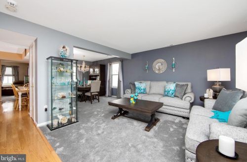33 Chapel Cir, Erial, NJ 08081-3904