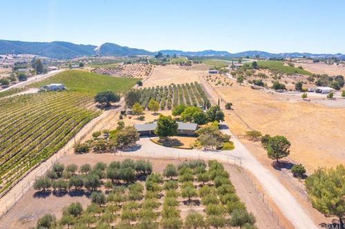 5885 Mustard Creek Rd, Lake Nacimiento, CA 93446-8704
