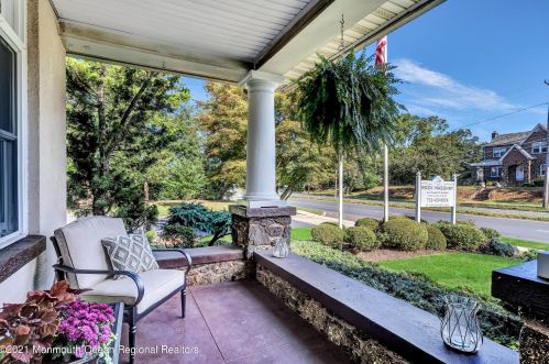25 Memorial Pkwy, Atlantic Highlands, NJ 07716-1217