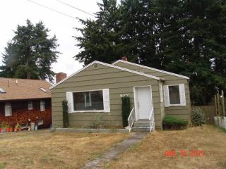 9026 9th Ave, Seattle, WA 98117-3301