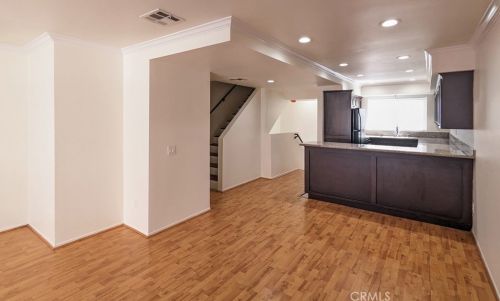 335 Plymouth St, Inglewood, CA 90302-2486