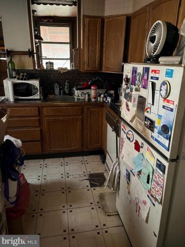 5633 American St, Philadelphia, PA 19120-2325