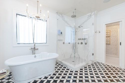 6470 Long Is Dr, Atlanta GA  30328-3043 exterior