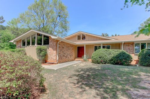 832 Sweet Briar Trl, Conyers, GA 30094-3858
