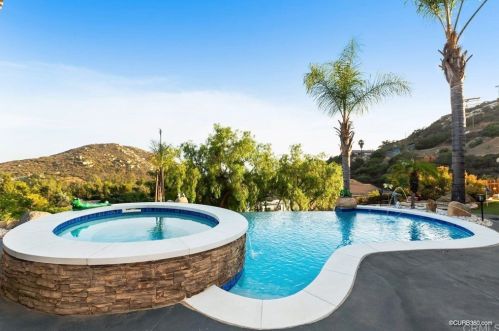 408 Alta Ln, El Cajon, CA 92021-4205