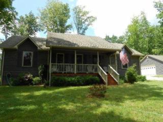 609 Ridgetop Dr, Jamestown, TN 38556-2948
