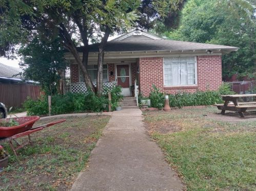 705 Fouraker St, Dallas, TX 75208-3903