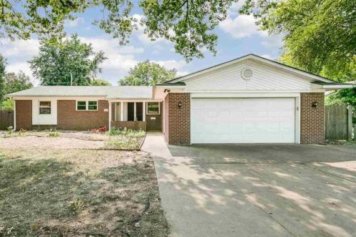 8927 Warren St, Wichita, KS 67212-4050
