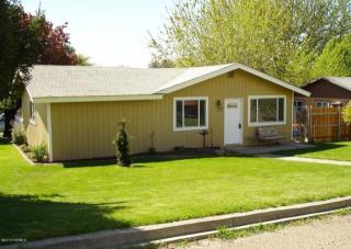 1508 Walnut St, Zillah, WA 98953-9431