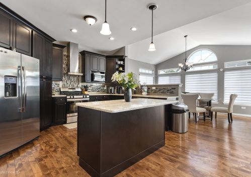 1425 Glenside Dr, Lemont IL  60490-5480 exterior