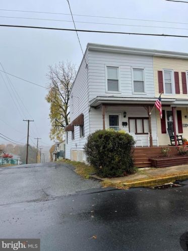 1536 Mount Hope Ave, Primrose, PA 17901-1413