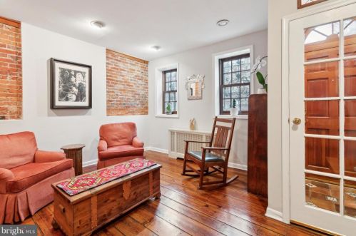 821 10th St, Philadelphia PA 19147-3726 exterior