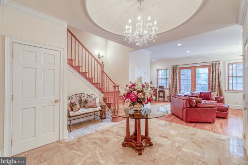 124 Bainbridge St, Philadelphia, PA 19147-2402
