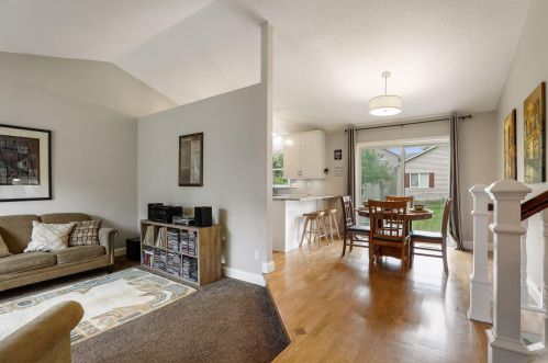 9063 Glacier Rd, Saint Paul MN  55125-3467 exterior