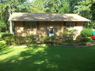 565 Rivermont Rd, Athens, GA 30606-2300