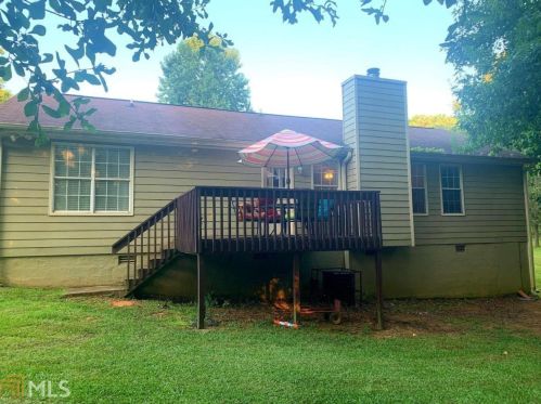 8 Lang Rd, Porterdale, GA 30014-6149