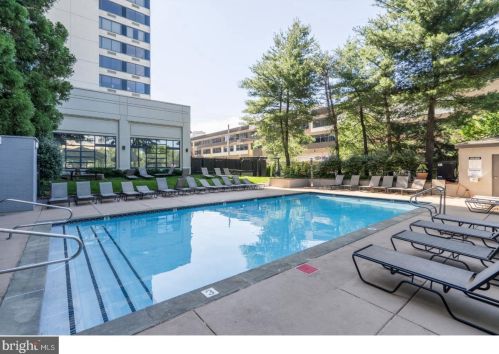 2001 Hamilton St, Philadelphia PA  19130-4298 exterior