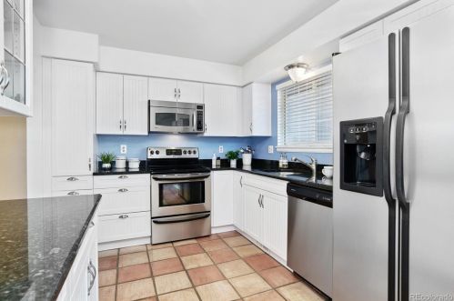 7166 Bentley Cir, Englewood CO 80112-1186 exterior