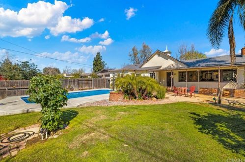 510 Park Ln, Santa Ana CA 92706-1338 exterior