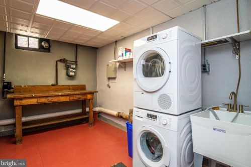 312 Juniper St, Philadelphia PA  19107-5818 exterior