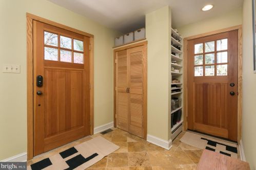 69 Leavitt Ln, Princeton, NJ 08540-3921