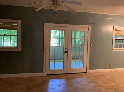 500 Carriage Dr, Atlanta GA  30328-3307 exterior