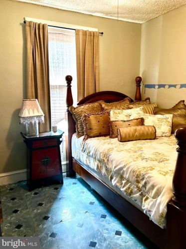 2816 22nd St, Philadelphia PA 19140-3830 exterior