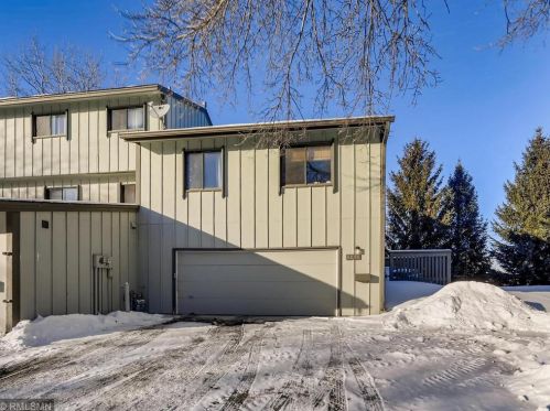 6876 Grenwich Ln, Saint Paul, MN 55128-2041
