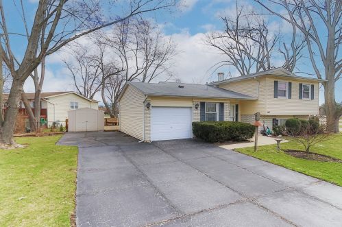 661 Raupp Blvd, Buffalo Grove, IL 60089-3436
