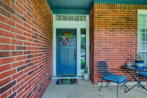 8617 Twisted Oaks Way, Fort Worth TX  76182-8342 exterior